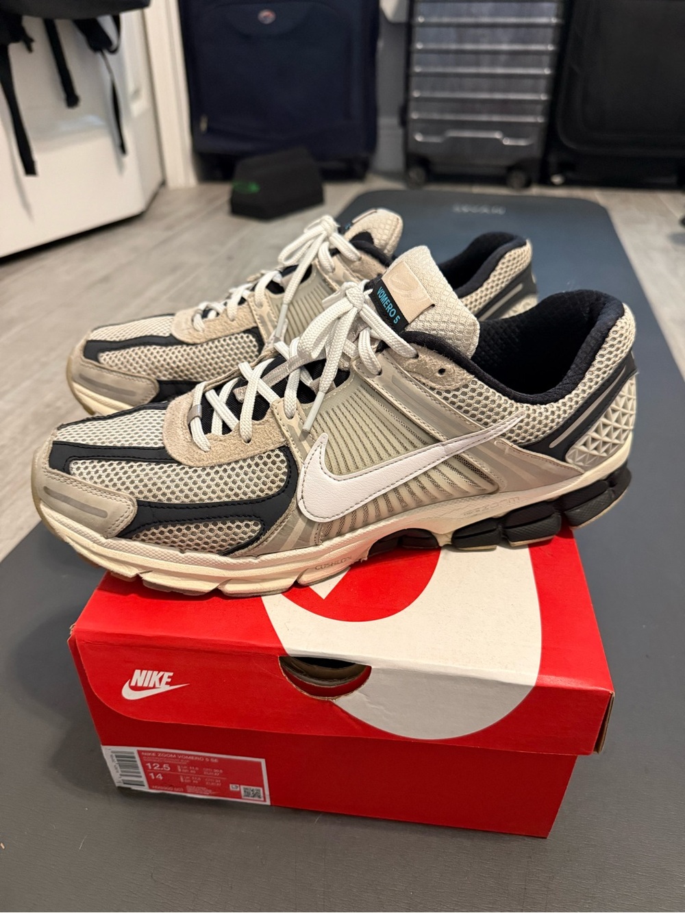 Nike vomero 5 supersonic light bone